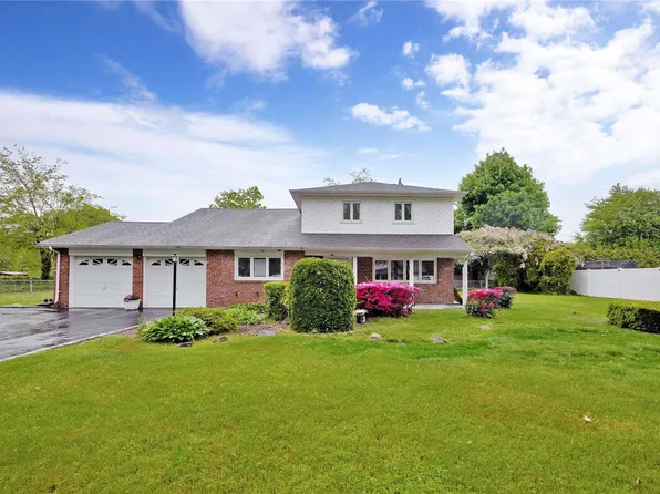 7 Teresa Lane, East Northport, NY 11731