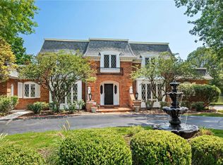 252 Ladue Lake Dr, Saint Louis, MO 63141