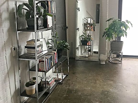 4th image of 5 Delevan St APT 1U