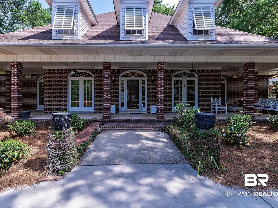 1st image of 709 Oak Bluff Dr