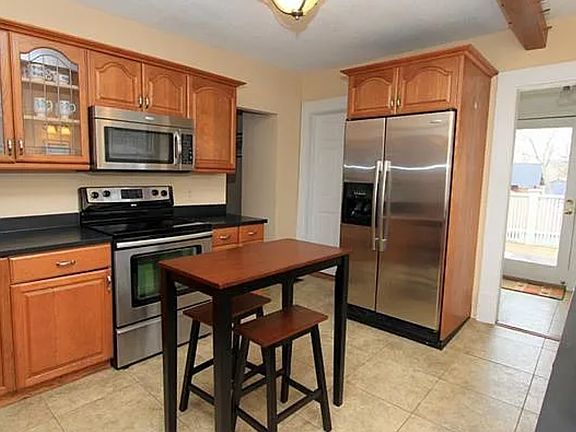 Kitchen (First Floor)