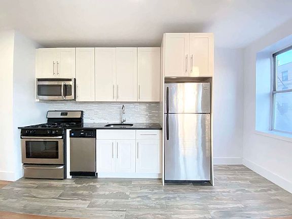 2nd image of 4300 Broadway APT 5J