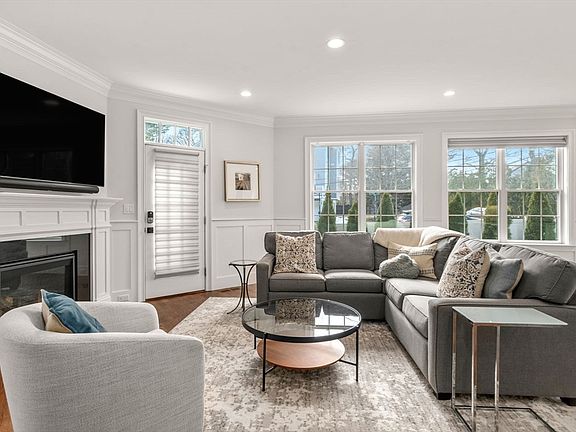 4th image of 208-210 Evelyn Rd