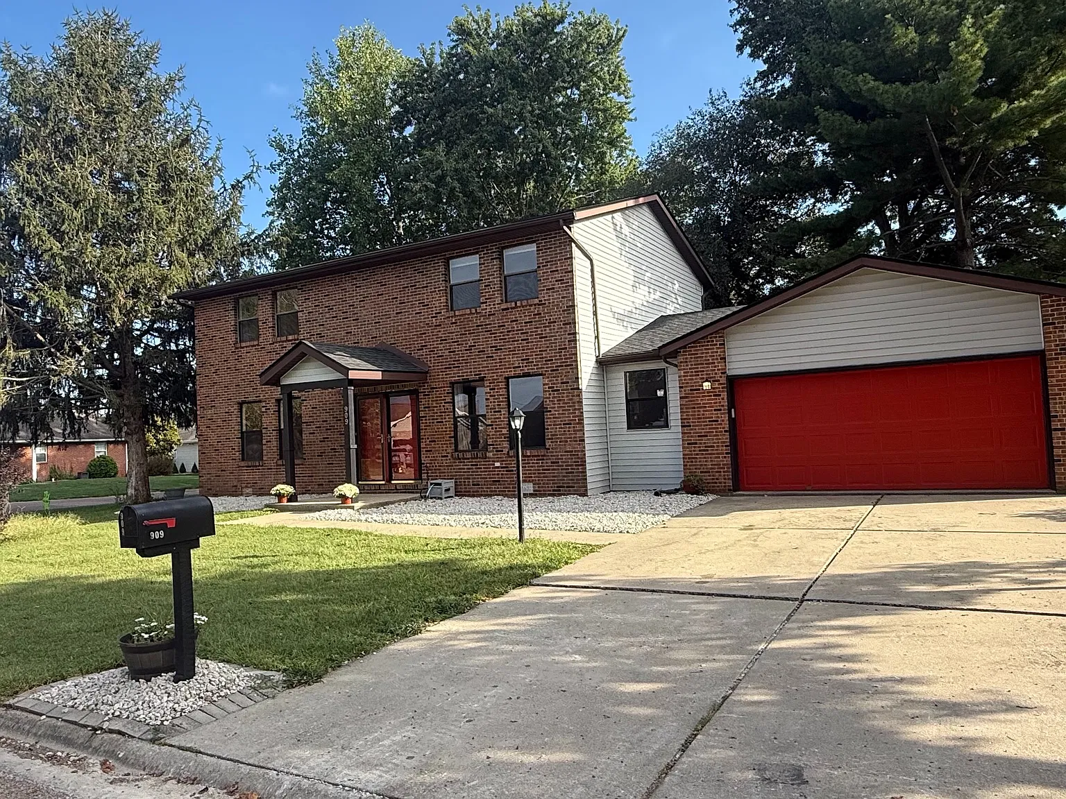 Mascoutah House — Photo 1