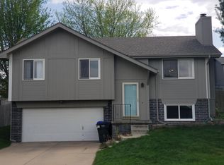 15319 Rock Creek Dr, Omaha, NE 68138