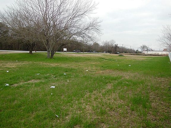 5th image of 10040 Veterans Memorial Dr