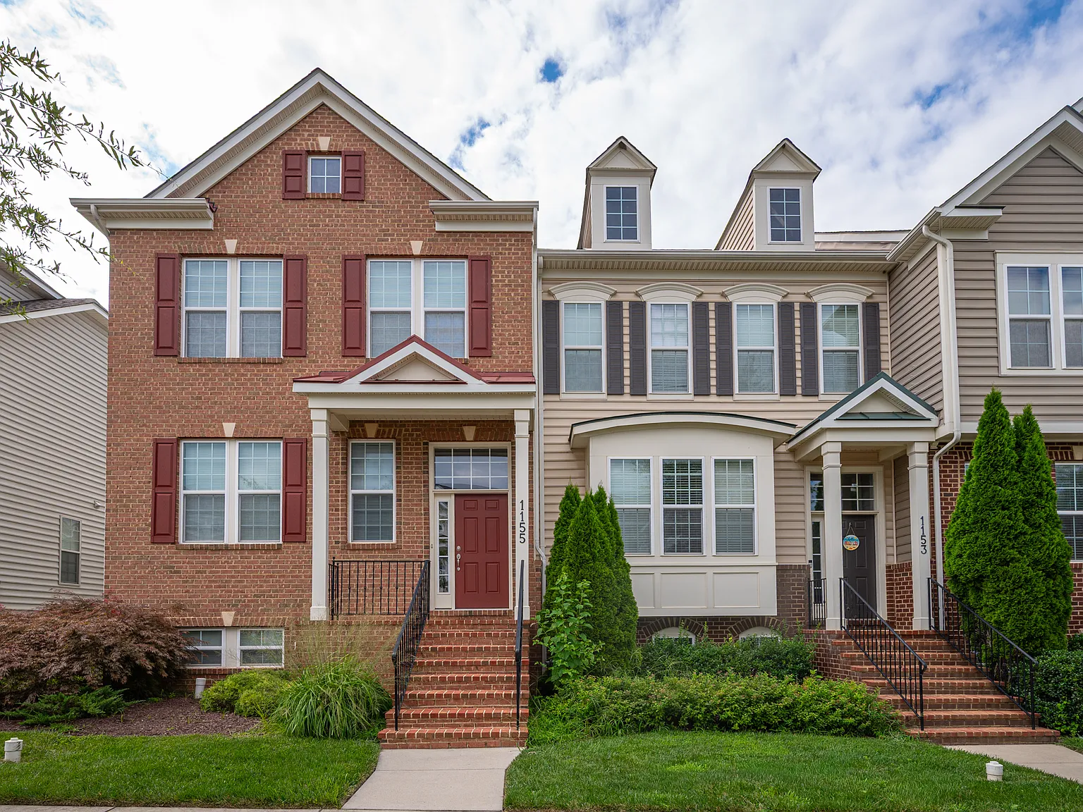 4 bed, 3.5 bath, 2372 sqft, $2,900 — Photo 2