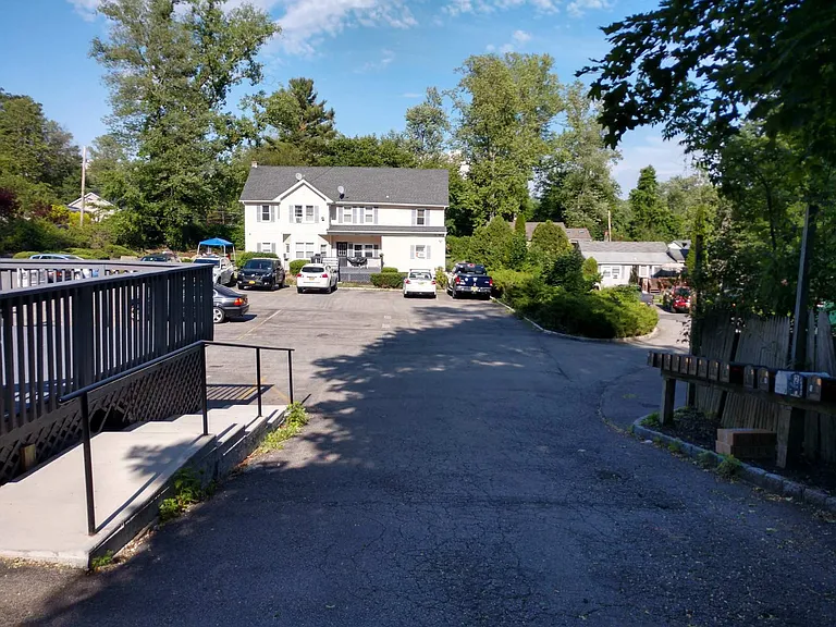3230 Lexington Ave #13 — Photo 4