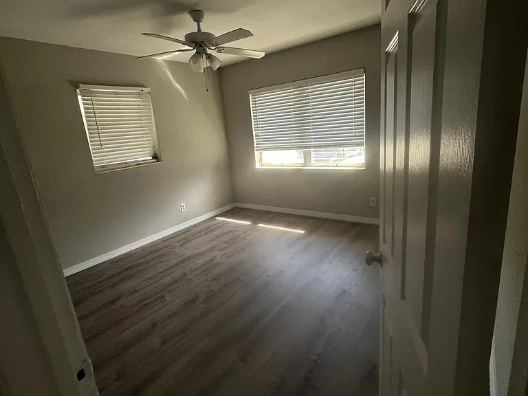 2476 Coronado Way — Photo 14