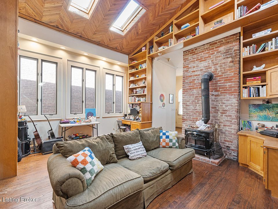 10th image of 1409 E Washington St