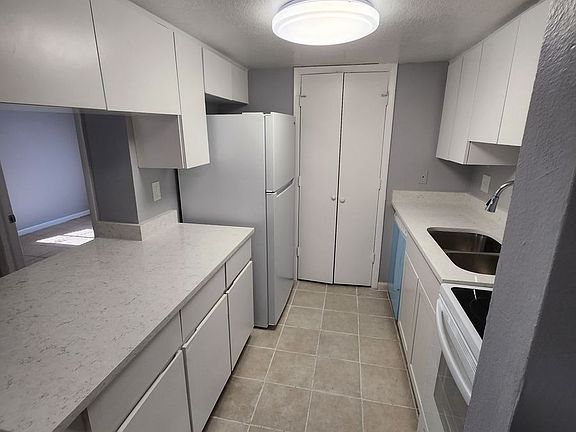 5th image of 1801 Columbia Park Ave #1-102