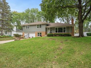 4901 Larkspur Ln, Edina, MN 55435