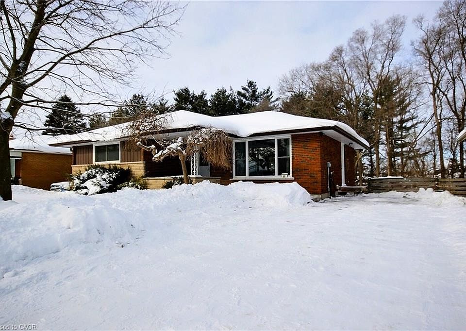 1st image of 68 Lauris Ave