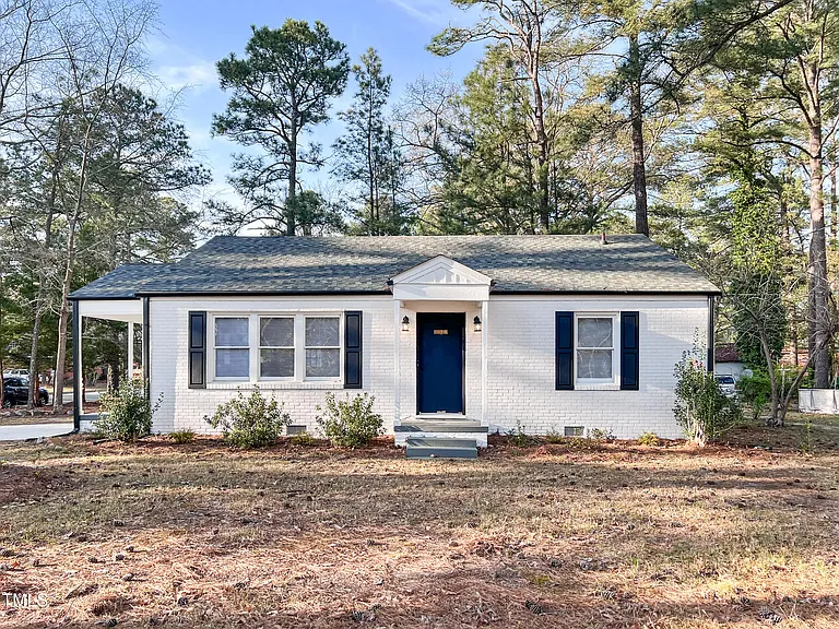 1800 Rosewood Ave — Photo 1