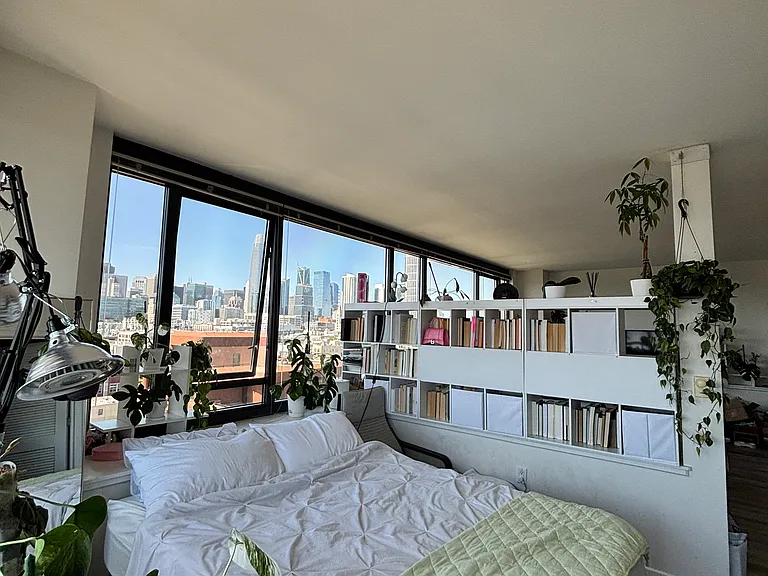 260 King St #1117 — Photo 3