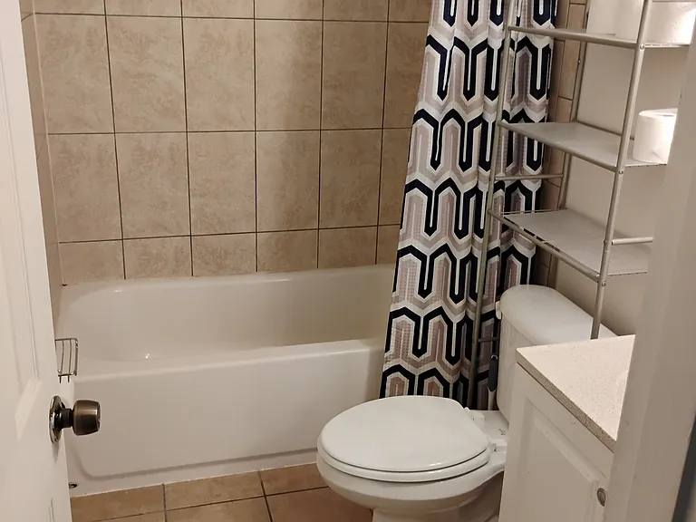 840 Center Ave #12 — Photo 16