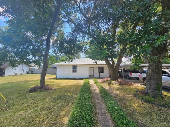 3016 Lincoln St, Liberty, TX 77575