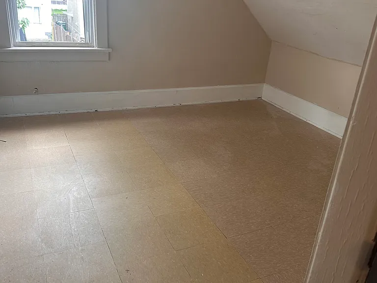 77 Hazelwood Ave #2 — Photo 5
