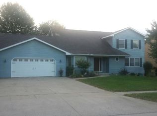 1483 High Country Rd, Coralville, IA 52241