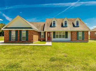 305 Pelican Dr, Raceland, LA 70394