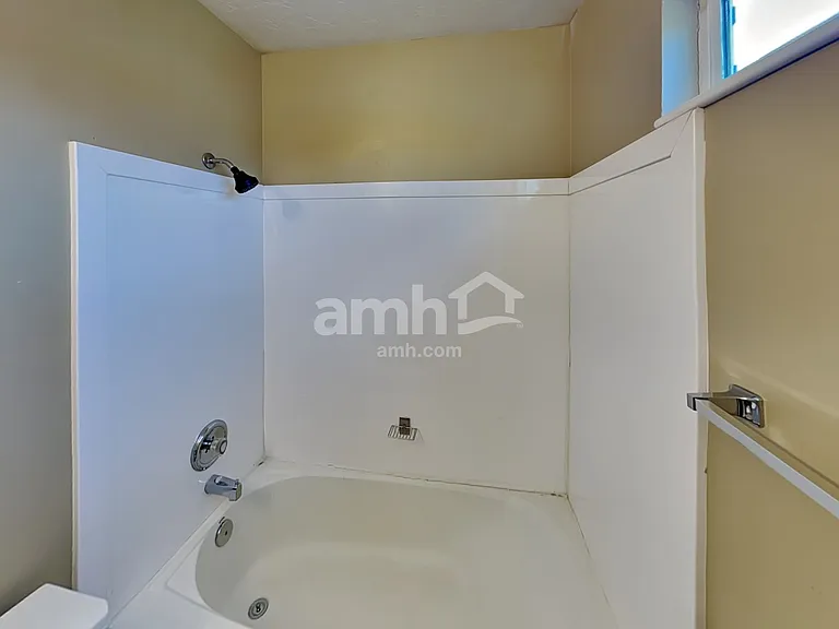 252 S 540 W — Photo 12