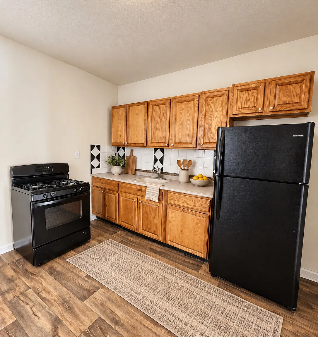 Spacious 4-Bedroom Pet-Friendly Rowhome in Juniata Available Now — Photo 4