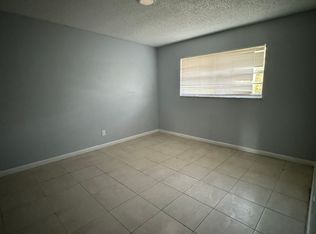 1871 SW 69th Ave, Hollywood, FL 33023