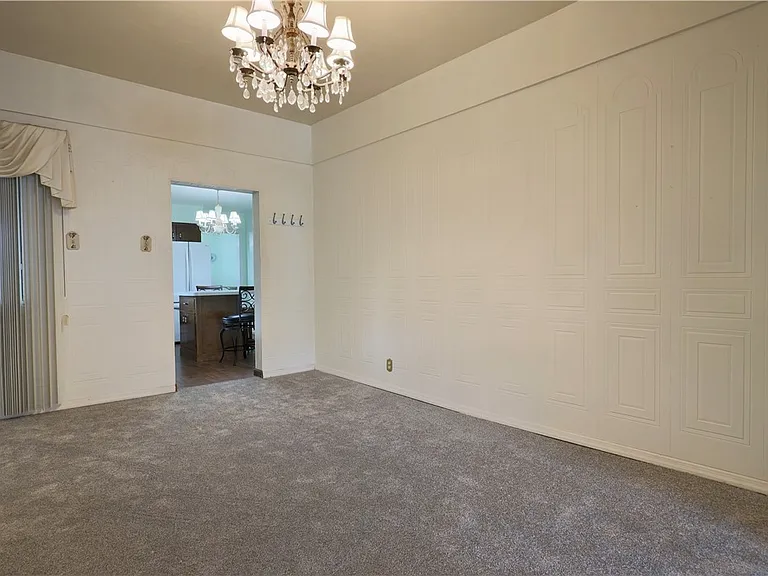425 Pearl St — Photo 13