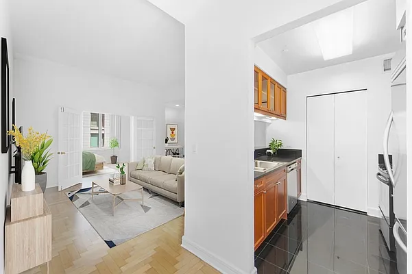 Rented by Nest Seekers International | media 6