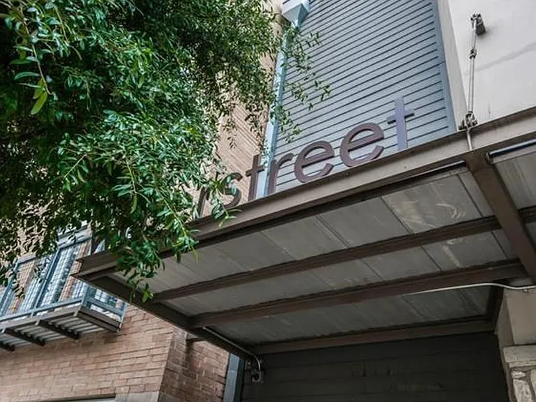 1601 E Cesar Chavez St #204 — Photo 5