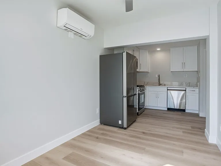 501 N. Ditmar — Photo 17