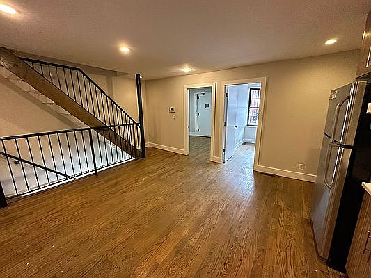 1st image of 347 Vernon Ave APT 1