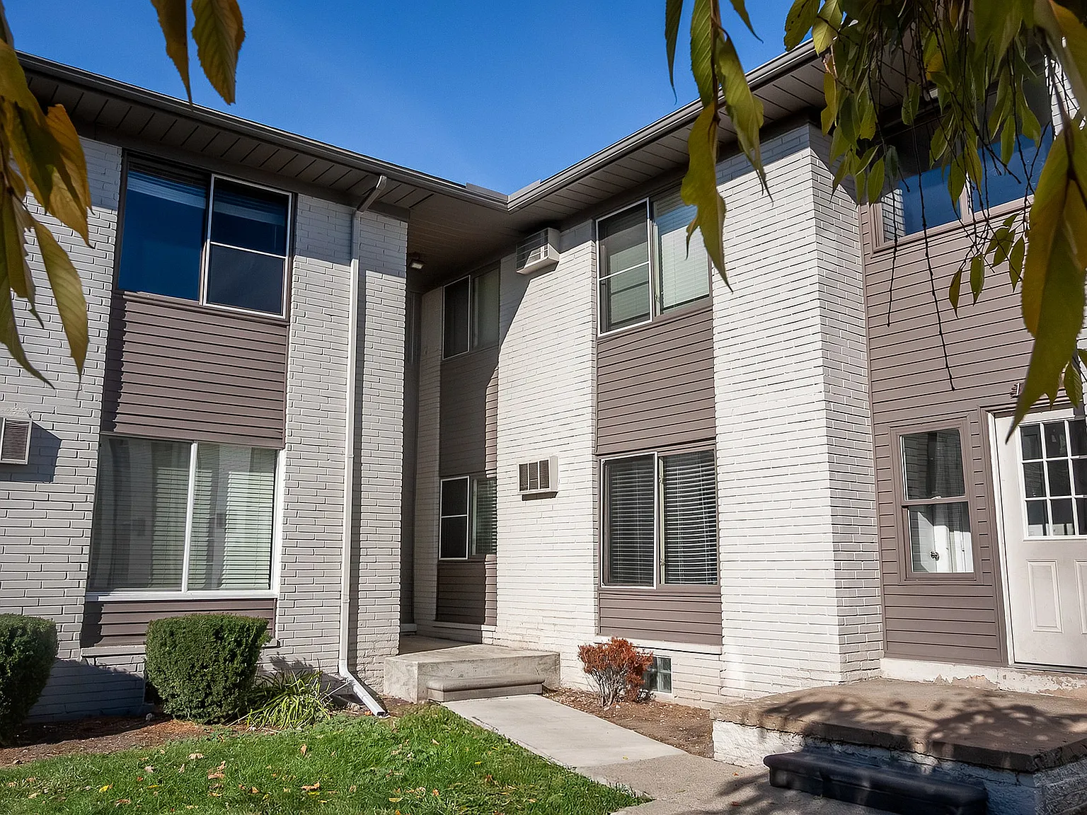 Poet Place Apartments — Photo 2