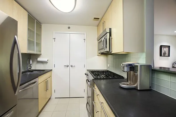 Rented by Corcoran | media 22
