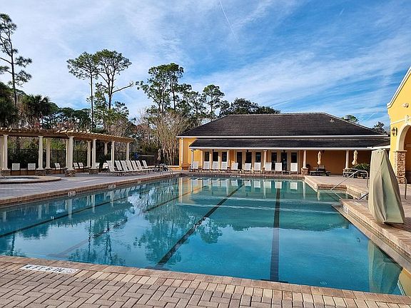3rd image of 4 Sand Pine Dr