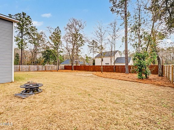 4th image of 323 Capers Rd