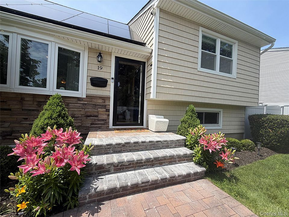 1st image of 19 Fleetwood Avenue