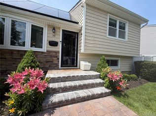 19 Fleetwood Avenue, Melville, NY 11747