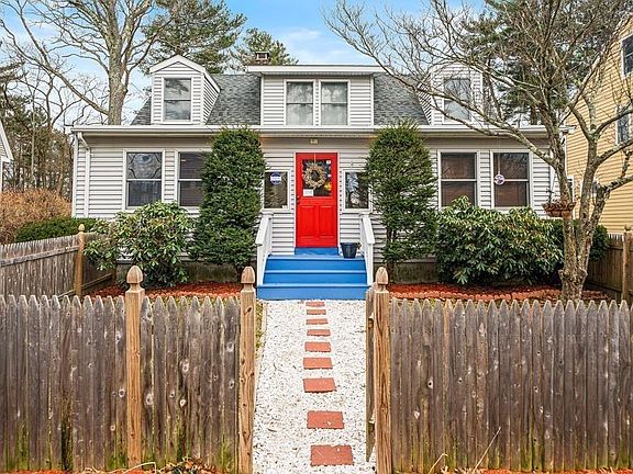 2nd image of 26 Pine Cir