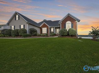 126 Horseshoe Bend Rd, Rainbow City, AL 35906