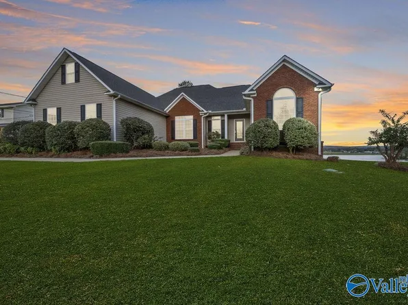 126 Horseshoe Bend Rd, Rainbow City, AL 35906