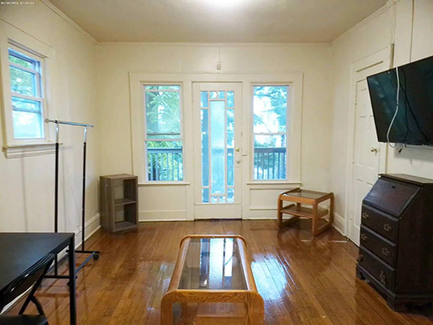 1020 Madison Apt 2 - Available 6/1/27 - 4 Bedroom Duplex Close to Campus! — Photo 4