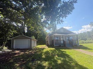 43 Lester Hollifield Rd, Marion, NC 28752