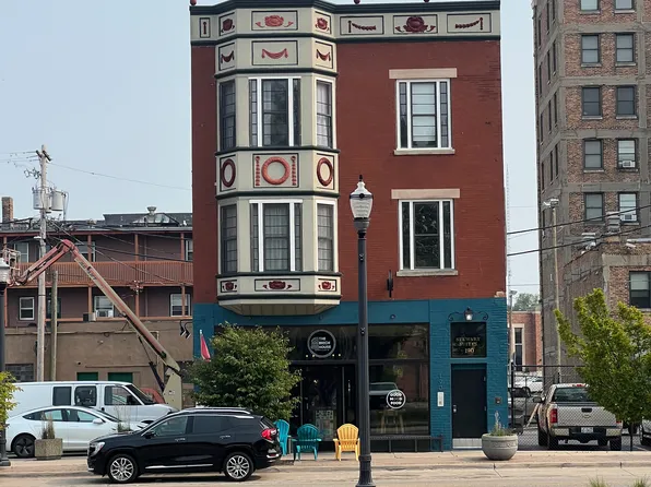 190 Territorial Rd APT 3A, Benton Harbor, MI 49022