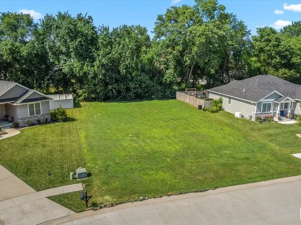 83 Firefly Ct, Chatham, IL 62629