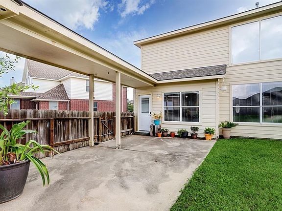 Lots of space to grill on this backyard patio.