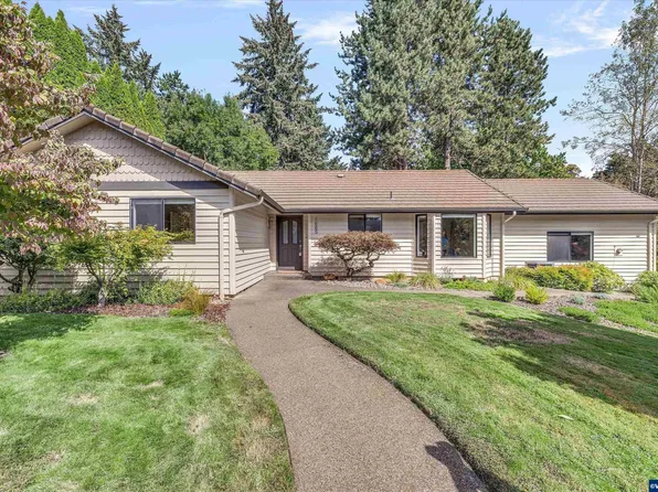 1685 Cambridge Dr SE, Salem, OR 97302