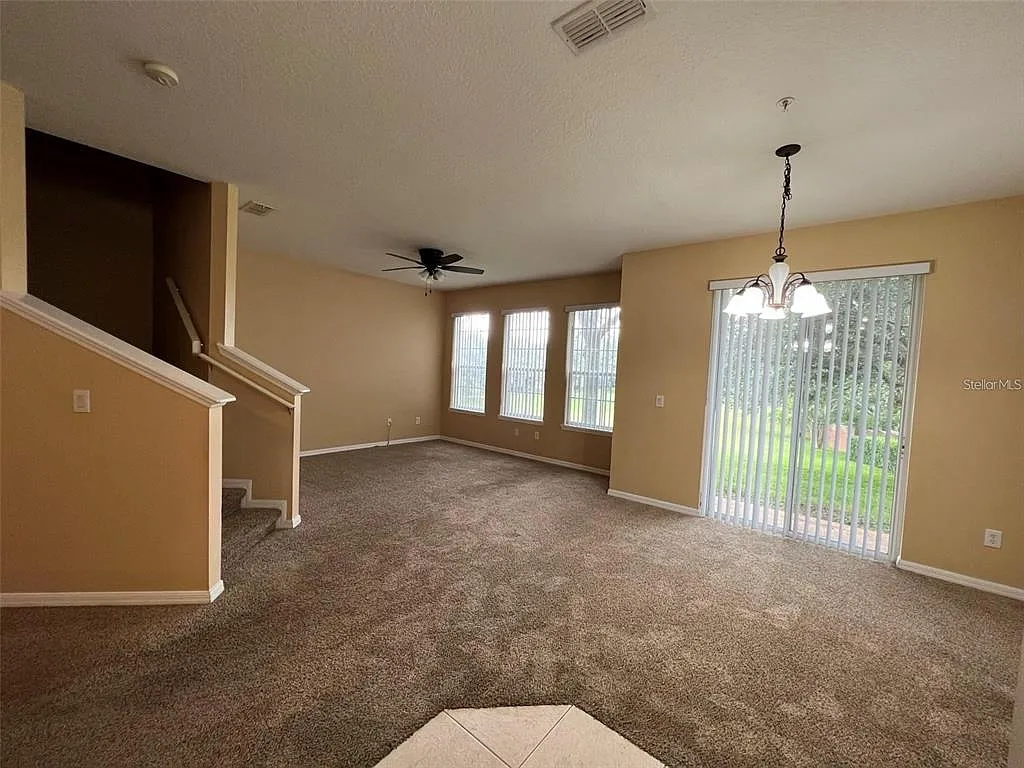 3 bed, 2.5 bath, 1595 sqft, $2,200 — Photo 3