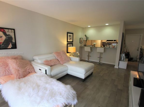 825 NW 13th St #1110