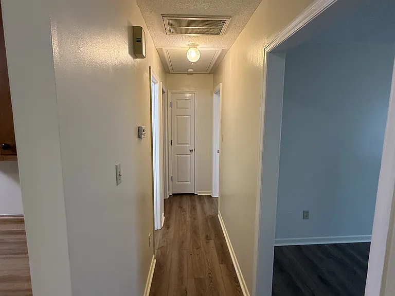 140 Sherman Dr — Photo 9